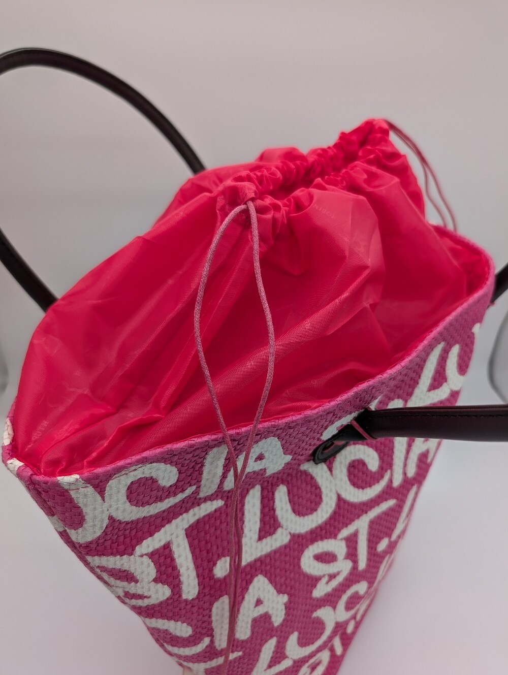 Robin Ruth "Be-Noticed Basket" St. Lucia Travel Tote Pink Wicker Straw - Picture 3 of 10